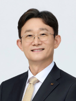 photo of Yoon-Young Park CEO